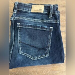 BKE‎ Straight Leg Mid Rise Jeans Size 28x32 Great Condition